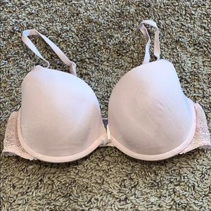 Light pink padded bra from Victoria secret 34c